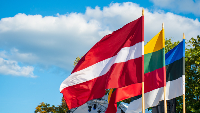 Baltijas valstu karogi