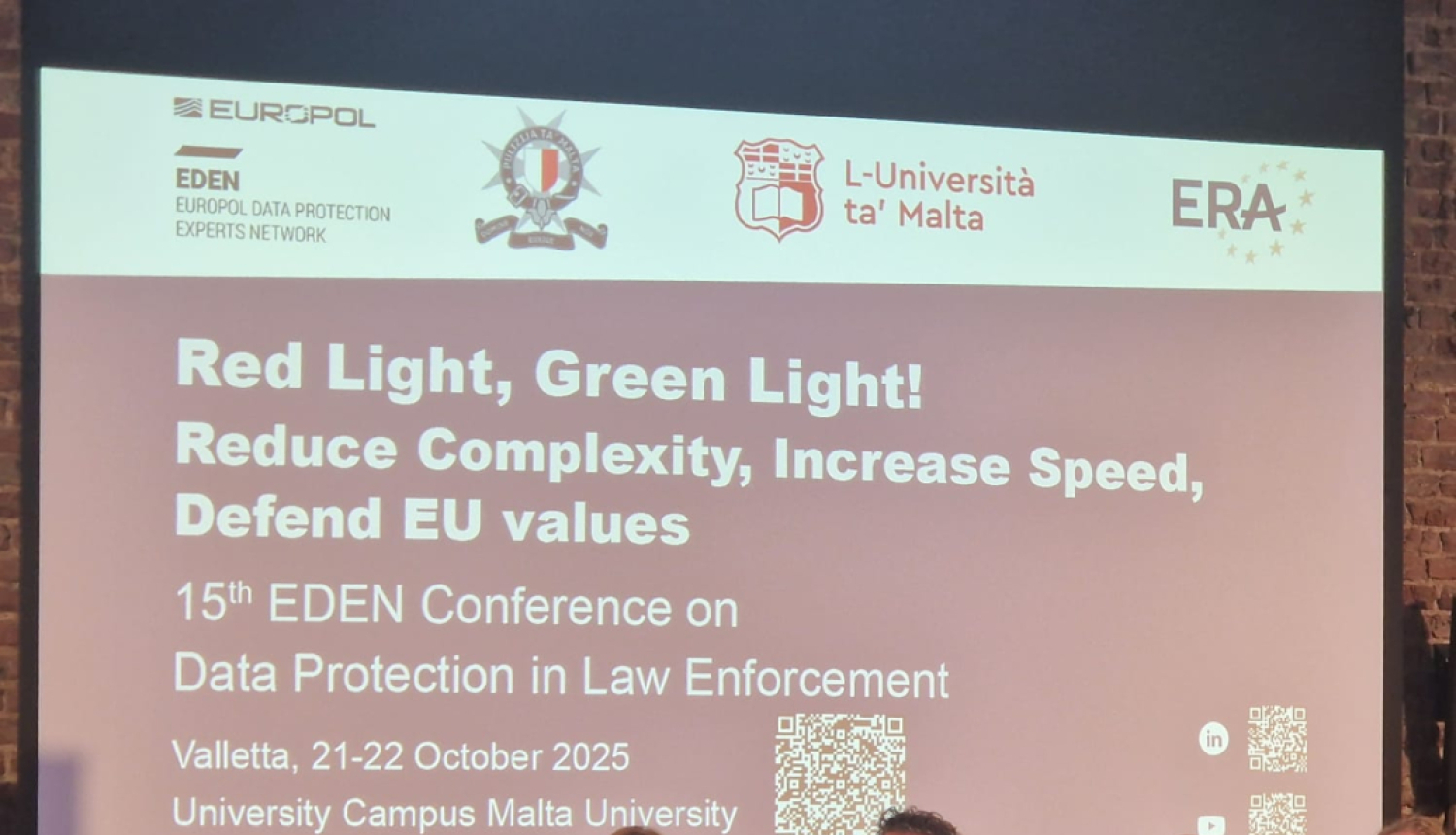 Konference un panelis