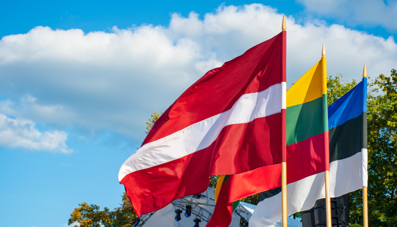 Baltijas valstu karogi